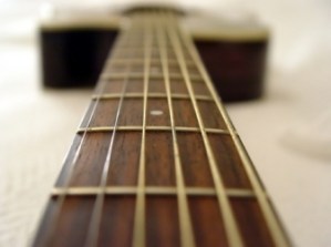 acoustic-guitar-fretboard